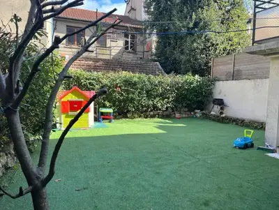Jardin de l'établissement Cosy studio aux portes de Paris