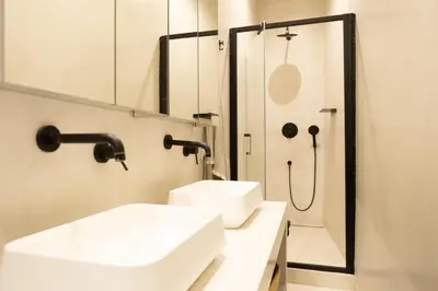 Salle de bains dans l'établissement La Sorbonne Fleurie