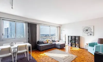 Coin salon dans l'établissement GuestReady - Chic retreat in La Défense