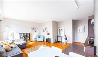 Coin salon dans l'établissement GuestReady - Chic retreat in La Défense