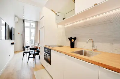 Cuisine ou kitchenette dans l'établissement Vivez une expérience au coeur de la vie parisienne