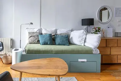 Coin salon dans l'établissement Paris Rooftop Views Cosy Separate Living Stay
