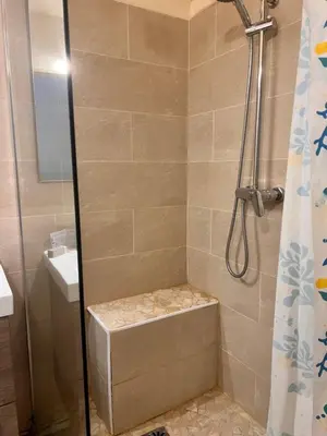 Salle de bains dans l'établissement Résidence lux Paris Expo Porte de Versailles