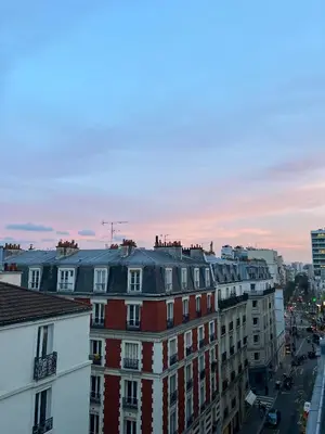 Vue générale sur Paris ou vue de la ville depuis l'appartement