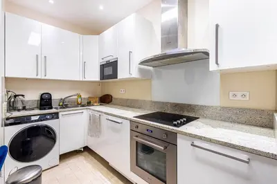 Cuisine ou kitchenette dans l'établissement GuestReady - Modern stay near Place de la Bastille