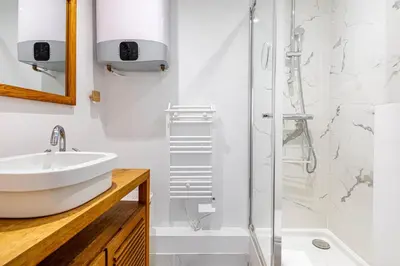 Salle de bains dans l'établissement GuestReady - Bel Apt. au cœur de Paris