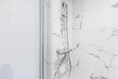 Salle de bains dans l'établissement GuestReady - Bel Apt. au cœur de Paris