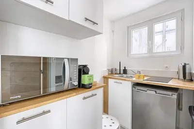 Cuisine ou kitchenette dans l'établissement Luxury Design Studio Paris 9th