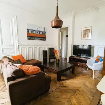 Appartement typique et confortable - Voltaire