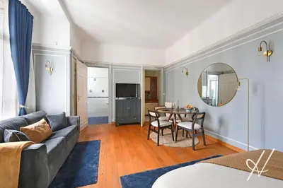 Cuisine ou kitchenette dans l'établissement Top Location 4P Studio - Champs-Elysées Best Stay