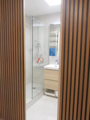 Salle de bains dans l'établissement Appartement St Antoine Nation CityCosy