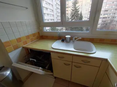 Cuisine ou kitchenette dans l'établissement 5 mn, 450m walk Metro La Defense, 3 bedrooms, Parking