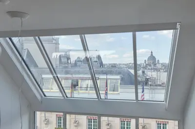Vue générale sur Paris ou vue de la ville depuis l'appartement