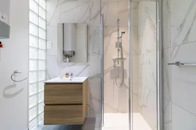 Salle de bains dans l'établissement B2#Two Bedrooms#Champs Elysées#Arc de Triomphe#AC