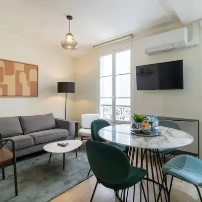 B2#Two Bedrooms#Champs Elysées#Arc de Triomphe#AC