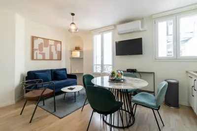 Télévision ou salle de divertissement dans l'établissement B3#Two Bedrooms#Champs Elysées#Arc de Triomphe#AC