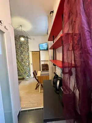 Télévision ou salle de divertissement dans l'établissement Paris centre dynamique et populaire