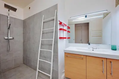 Salle de bains dans l'établissement Chic apartment - 2BR-6P - Center of Paris