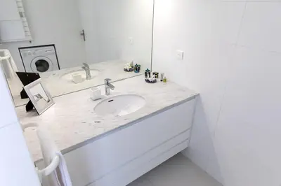 Salle de bains dans l'établissement Orange Vendome - Bright 1-Bed Apt Near the Louvre