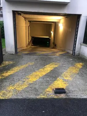 Plan de l'établissement LOGEMENT ENTIER 2 PIECES PARKING 5'métro