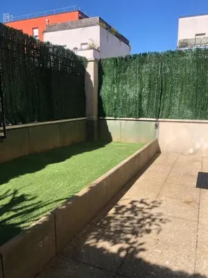 Jardin de l'établissement LOGEMENT ENTIER 2 PIECES PARKING 5'métro