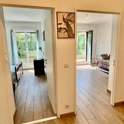 LOGEMENT ENTIER 2 PIECES PARKING 5'métro