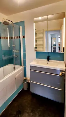 Salle de bains dans l'établissement Village Faidherbe Appartement d'Angle Moderne