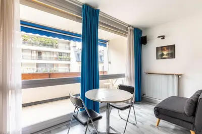 Coin salon dans l'établissement GuestReady - One perfect studio in Auteuil