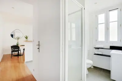 Plan de l'établissement Lumineux 2 pièces Batignolles