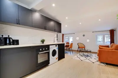 Cuisine ou kitchenette dans l'établissement Welcoming apartment -1BD-4P - 18th arrd