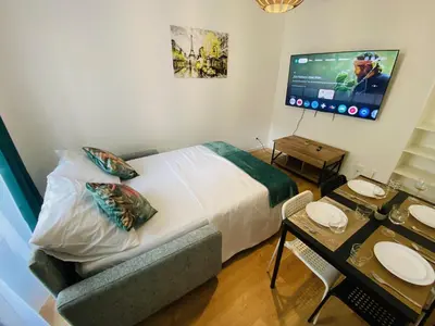 Télévision ou salle de divertissement dans l'établissement Appartement,Paris Nord,Eurostar,Thalys,Sacré-Cœur