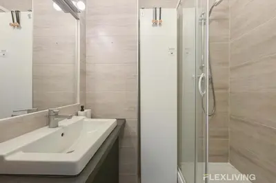 Salle de bains dans l'établissement Flexliving - Room - Lamarck