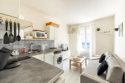 Plan de l'établissement 1 Bedroom apartment ideally located only 1 minute to the metro in Montmartre neighbourhood