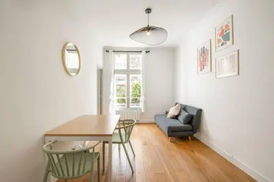 Coin salon dans l'établissement Appartement centre Levallois Proche Paris