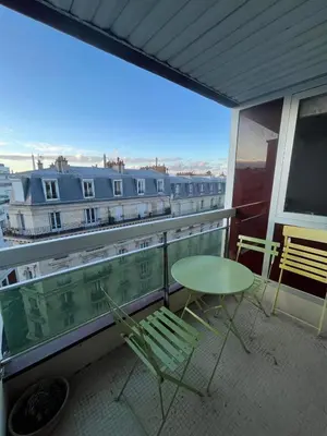 Balcon ou terrasse dans l'établissement Montparnos - Gare Montparnasse - Vue Tour Eiffel