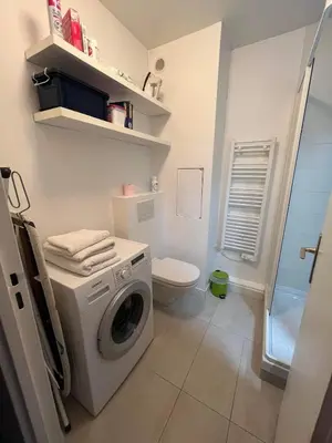 Salle de bains dans l'établissement Montparnos - Gare Montparnasse - Vue Tour Eiffel