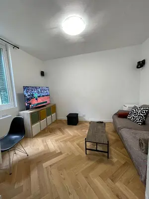 Télévision ou salle de divertissement dans l'établissement Petit cocon parisien ! Paris Centre - Gare du Nord