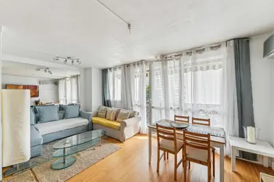 Coin salon dans l'établissement Chic and comfortable apart with balcony