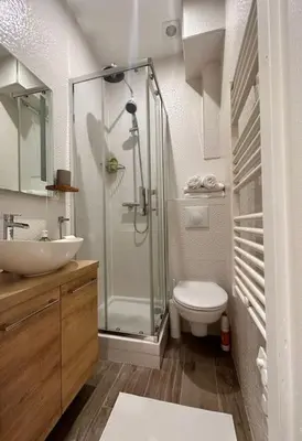 Salle de bains dans l'établissement PARIS - La Défense Magnifique Appartement