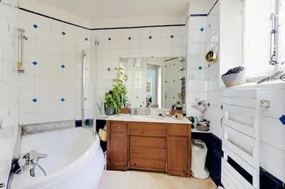 Salle de bains dans l'établissement Appartement familial avec vue - République