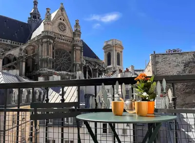 Balcon ou terrasse dans l'établissement Centre Montorgueuil - Sunny and stylish flat