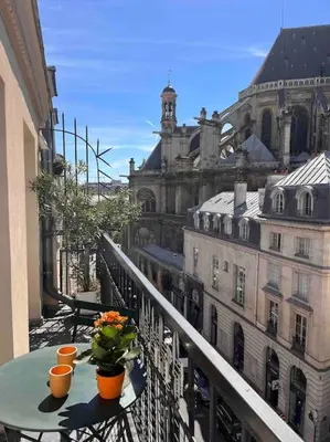 Balcon ou terrasse dans l'établissement Centre Montorgueuil - Sunny and stylish flat