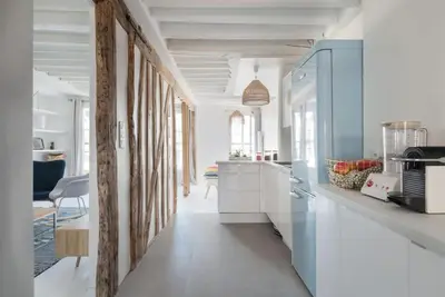 Cuisine ou kitchenette dans l'établissement Centre Montorgueuil - Sunny and stylish flat