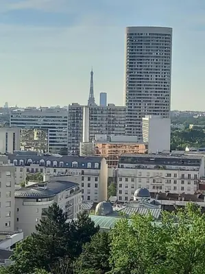 Vue générale sur Puteaux ou vue de la ville depuis l'appartement