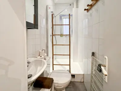 Salle de bains dans l'établissement Functional apartment, Belleville, Paris 11