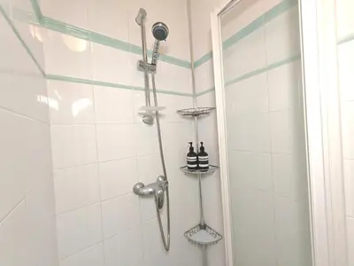 Salle de bains dans l'établissement 3 pièces proche Tour Eiffel