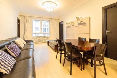 Coin salon dans l'établissement 5-bedroom spacious and cosy flat close to the Eiffel Tower
