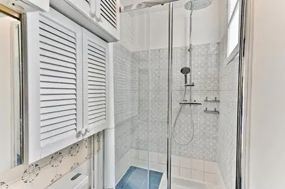Salle de bains dans l'établissement Appartement parisien spacieux #Marais #Rivoli