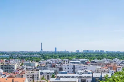Vue générale sur Puteaux ou vue de la ville depuis l'appartement
