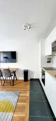 Cuisine ou kitchenette dans l'établissement New & serene 1-bedroom apart near #LaDéfenseParis #Parking&Fibre